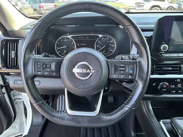 Used 2025 Nissan Pathfinder SV AWD/4WD image 29