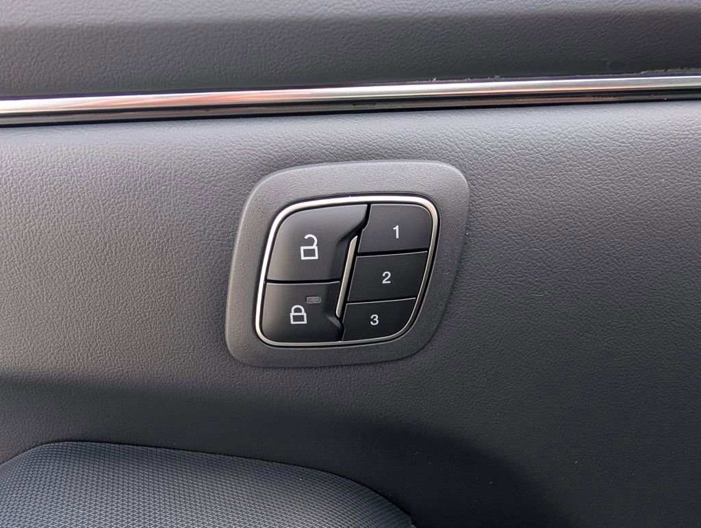 Certified 2025 Ford Mustang Mach-E Select w/ Comfort Package Lite image 22