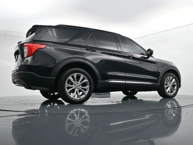 Certified 2023 Ford Explorer XLT w/ Equipment Group 202A AWD/4WD image 38