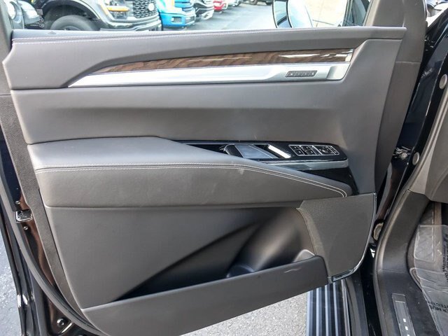 Used 2026 Cadillac Escalade Platinum Sport w/ LPO, ONYX Package AWD/4WD image 31
