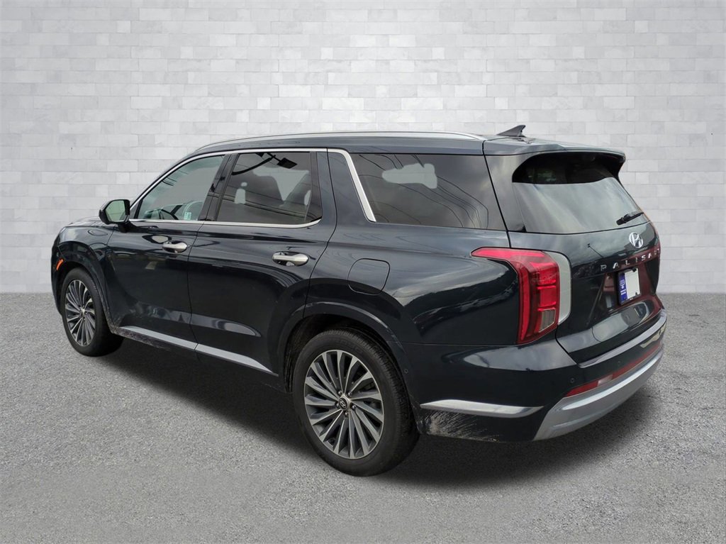 Used 2024 Hyundai Palisade Calligraphy image 3