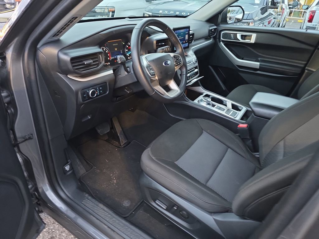 Certified 2024 Ford Explorer XLT image 11