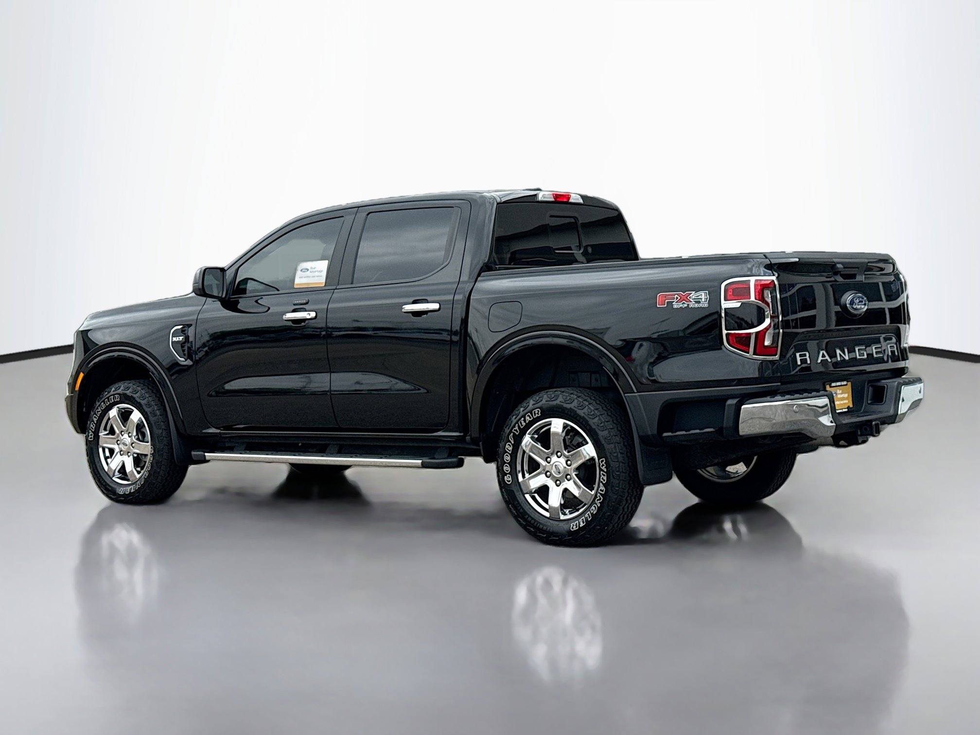 Certified 2024 Ford Ranger XLT w/ FX4 Off-Road Package AWD/4WD image 15