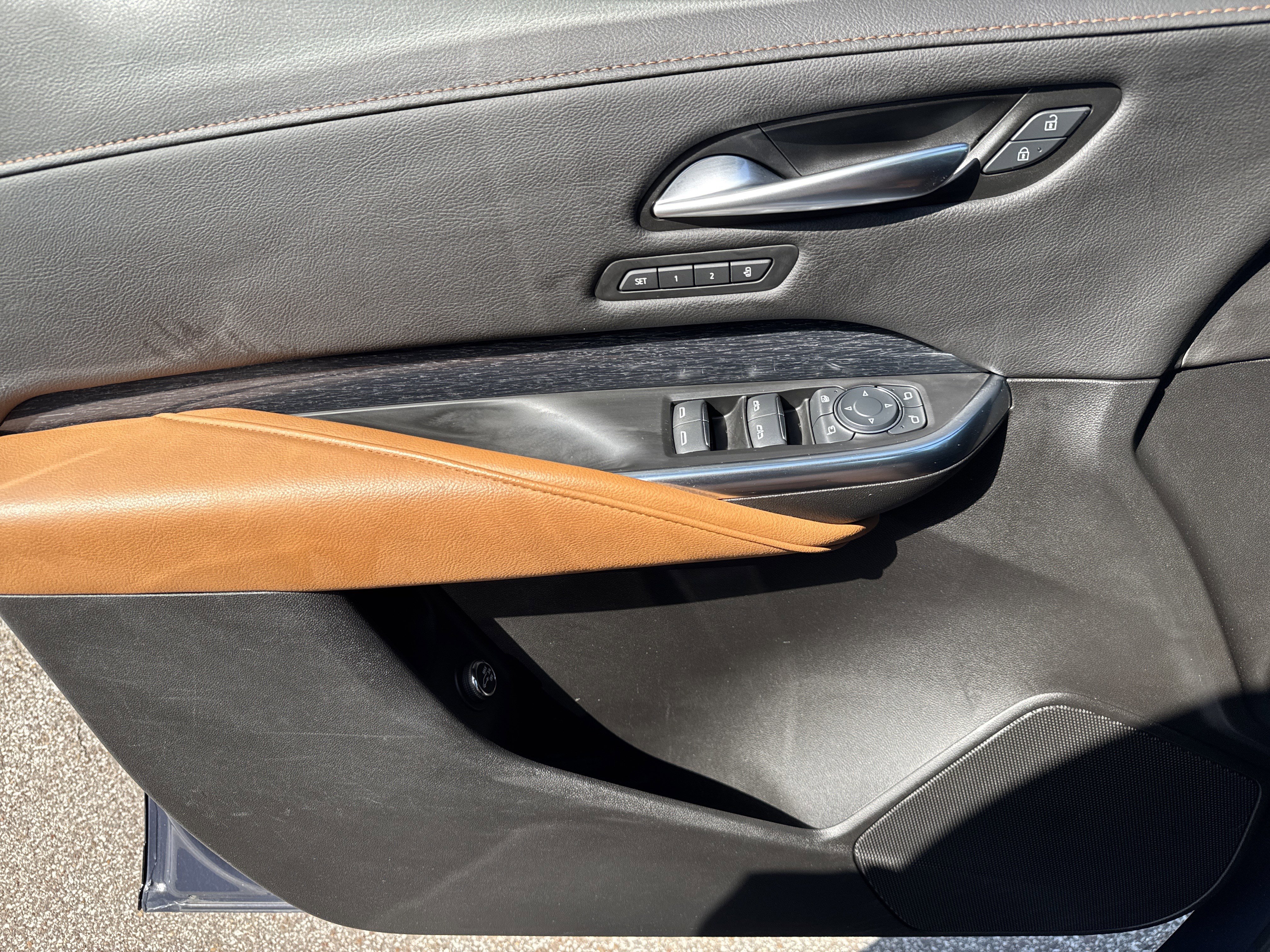 Used 2024 Cadillac XT4 Premium Luxury image 14