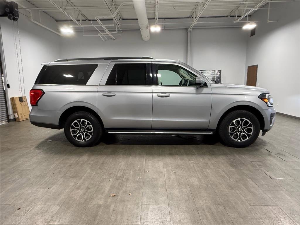 Certified 2023 Ford Expedition Max XLT image 3