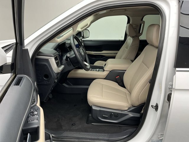 Certified 2024 Ford Expedition XLT AWD/4WD image 3