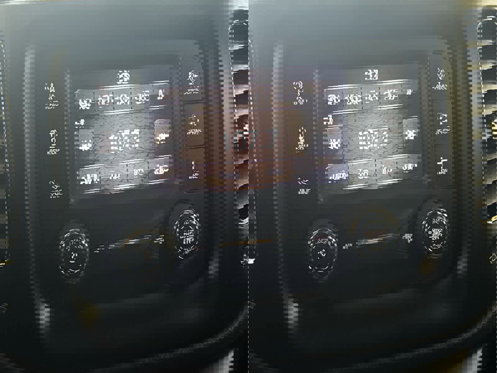 Used 2018 Jeep Compass Latitude w/ Cold Weather Group image 23