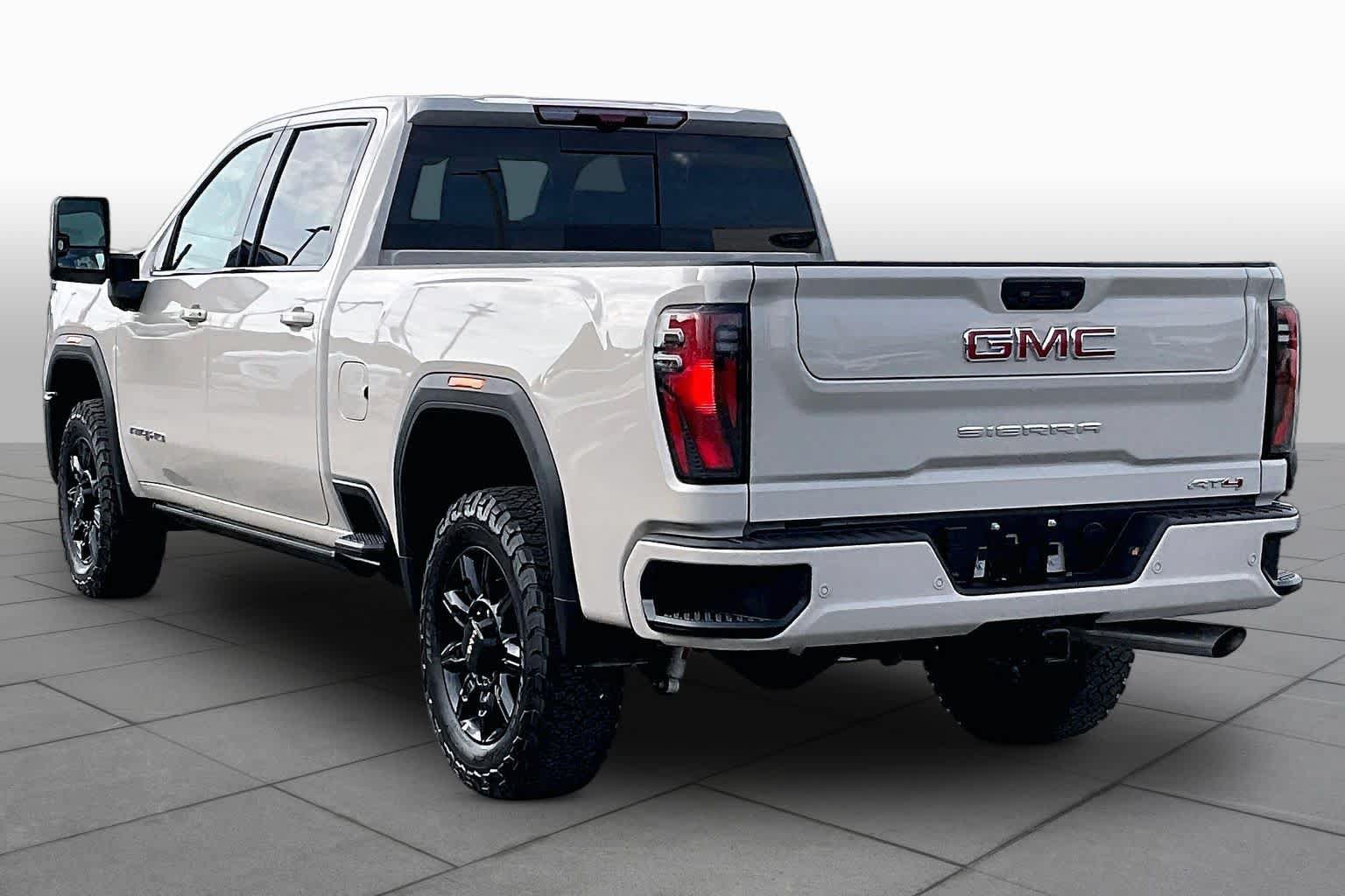Used 2026 GMC Sierra 2500 AT4 w/ AT4 Premium Plus Package AWD/4WD image 12