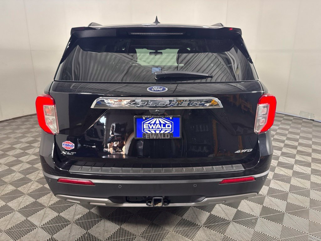 Certified 2023 Ford Explorer XLT w/ Equipment Group 202A AWD/4WD image 9