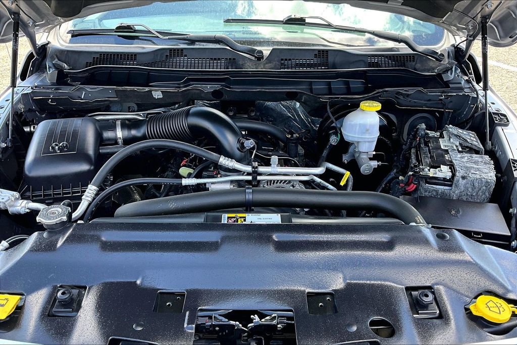 Used 2020 RAM 1500 Classic SLT w/ Luxury Group RWD image 10