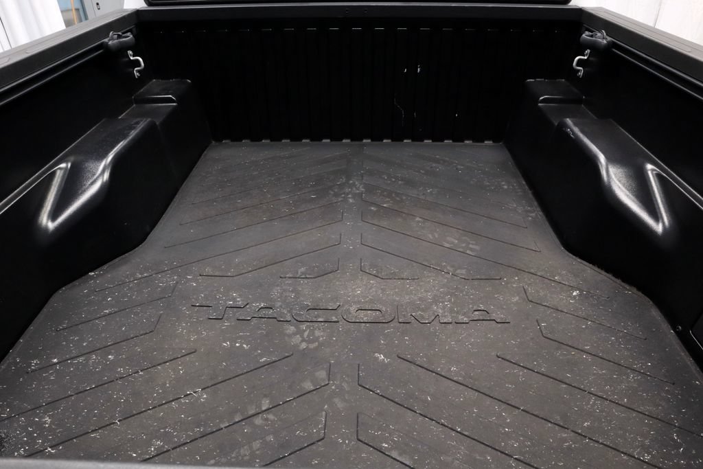 Used 2023 Toyota Tacoma SR AWD/4WD image 13