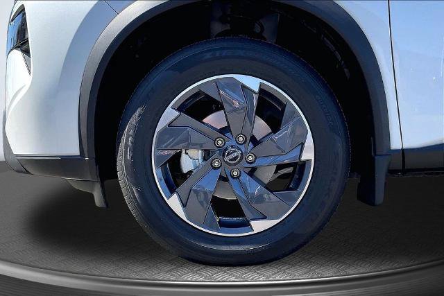Used 2024 Nissan Rogue SV w/ SV Premium Package FWD image 9