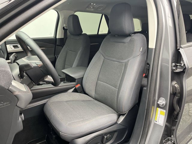 Certified 2025 Ford Explorer Active AWD/4WD image 9