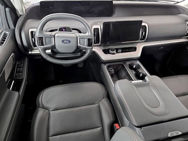 Certified 2025 Ford Expedition Active image 13