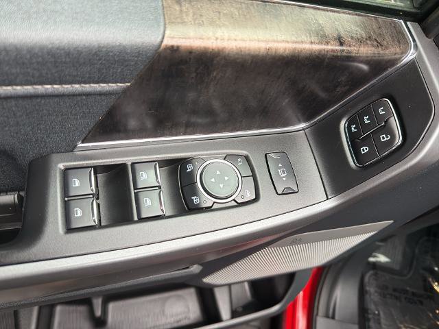 Certified 2025 Ford F350 Lariat w/ Black Appearance Package image 15