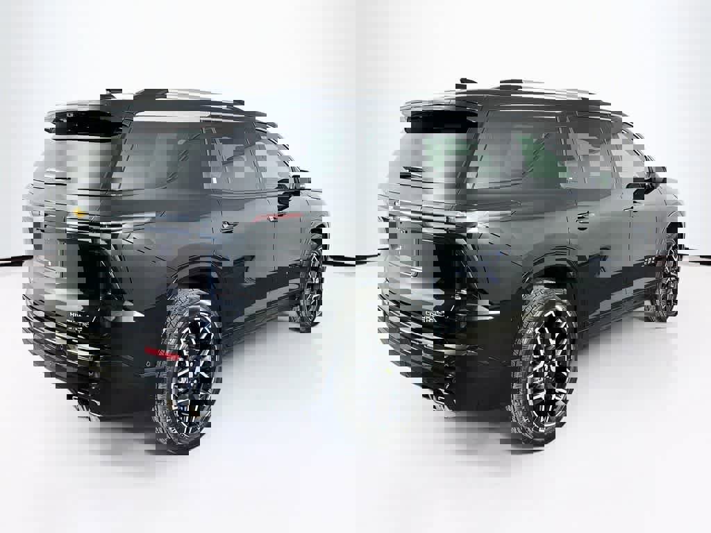 Used 2026 Chevrolet Traverse High Country w/ LPO, Floor Liner Package image 5