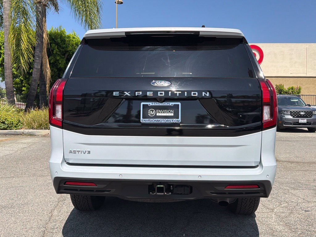 Certified 2025 Ford Expedition Active AWD/4WD image 11