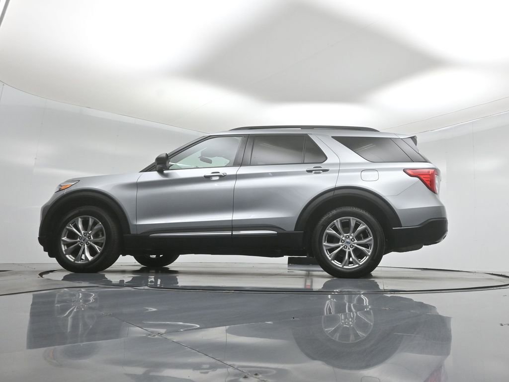 Certified 2023 Ford Explorer XLT w/ Equipment Group 202A AWD/4WD image 52