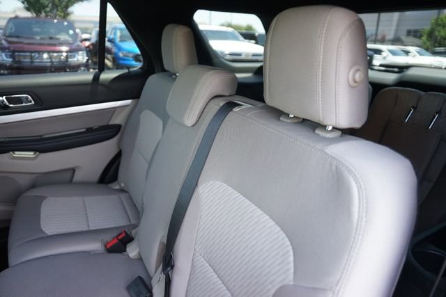 Certified 2018 Ford Explorer FWD image 13