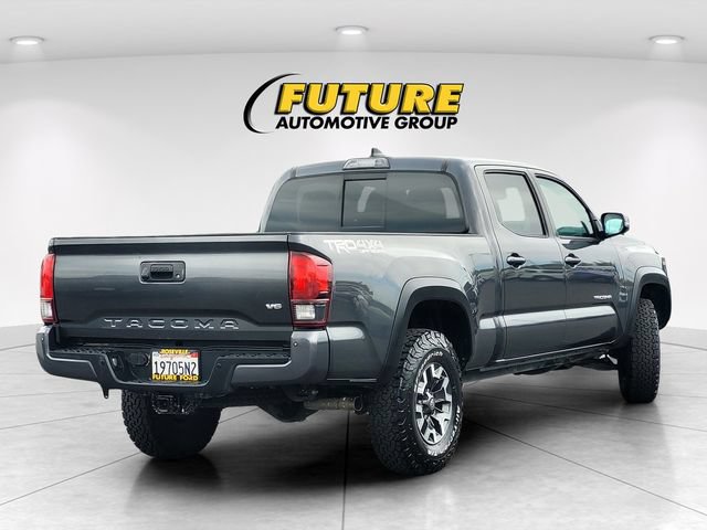 Used 2018 Toyota Tacoma TRD Off-Road w/ Technology Package AWD/4WD image 4