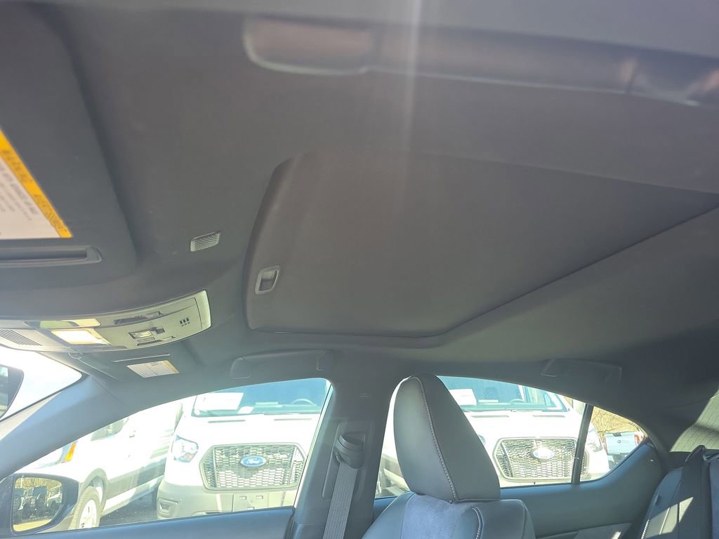 Used 2022 Lexus IS 500 w/ Accessory Package image 32