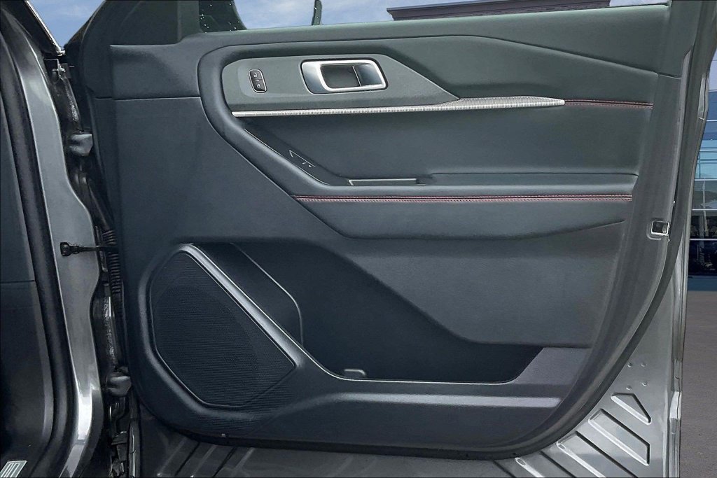 Certified 2025 Ford Explorer ST-Line AWD/4WD image 29