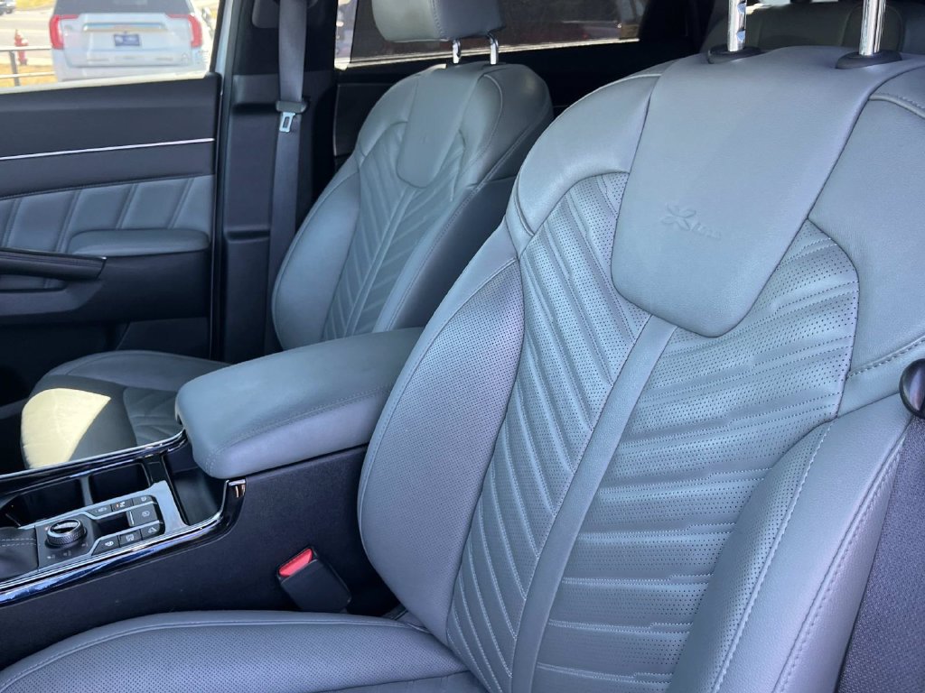 Used 2024 Kia Sorento SX Prestige w/ Sage Leather Package AWD/4WD image 37