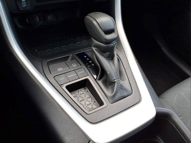 Used 2024 Toyota RAV4 XLE FWD image 23