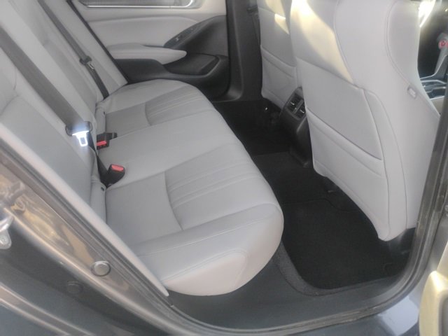 Used 2018 Honda Accord Touring image 17