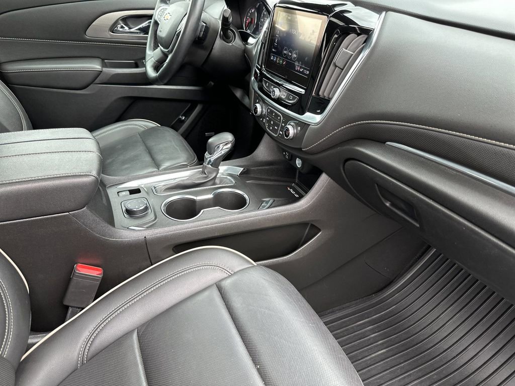 Used 2023 Chevrolet Traverse Premier AWD/4WD image 16