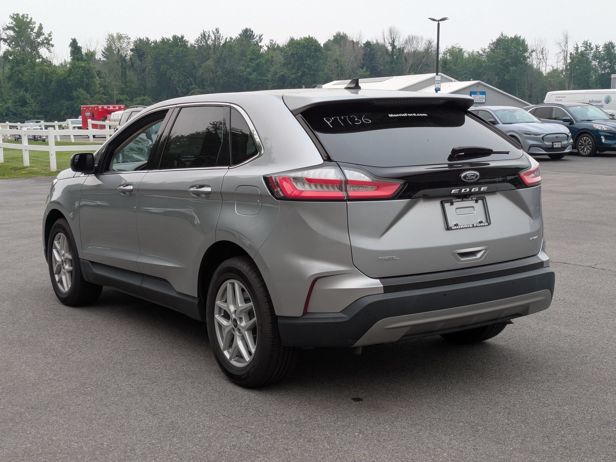Certified 2024 Ford Edge SEL w/ Convenience Package AWD/4WD image 4