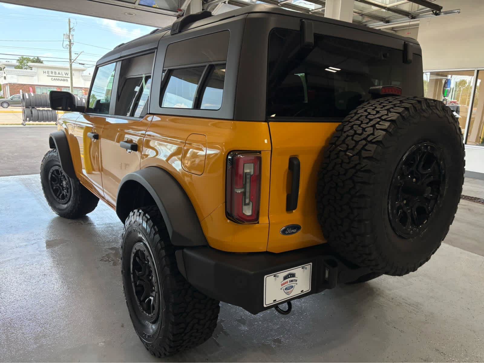 Certified 2022 Ford Bronco Wildtrak AWD/4WD image 7