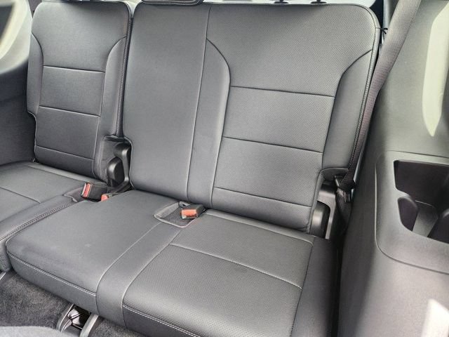 Used 2026 Chevrolet Traverse LT FWD image 31
