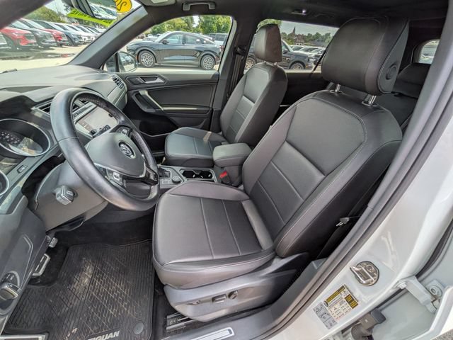 Used 2020 Volkswagen Tiguan SE R-Line AWD/4WD image 7