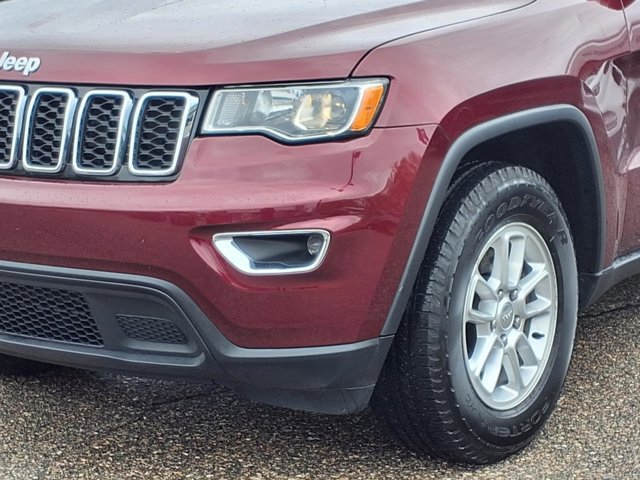 Used 2018 Jeep Grand Cherokee Laredo AWD/4WD image 23