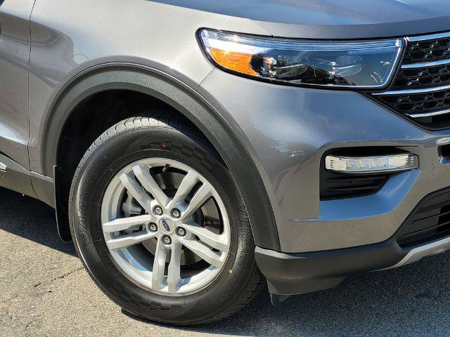 Certified 2022 Ford Explorer XLT w/ Equipment Group 202A AWD/4WD image 9