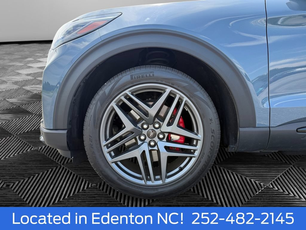Certified 2025 Ford Explorer ST w/ Sun And Sound Package AWD/4WD image 15