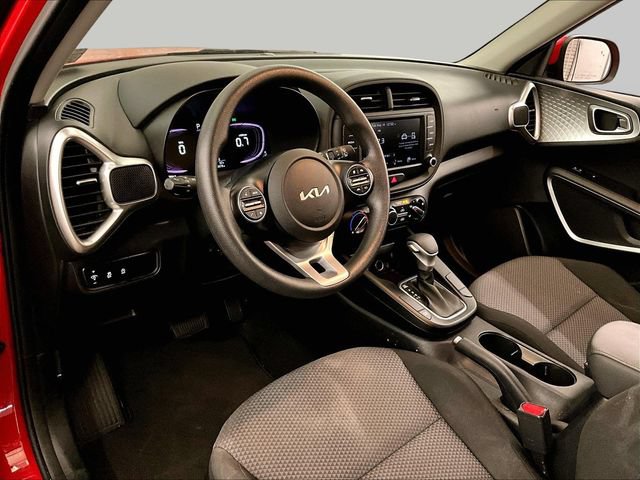 Used 2023 Kia Soul LX w/ LX Technology Package FWD image 12