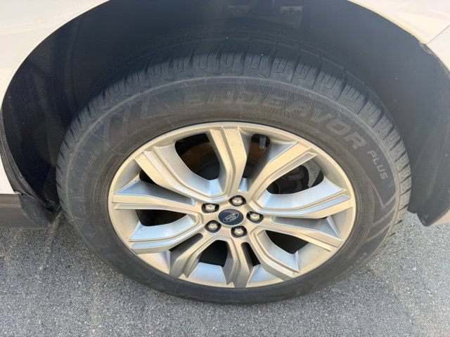 Certified 2019 Ford Edge Titanium w/ Equipment Group 301A AWD/4WD image 13