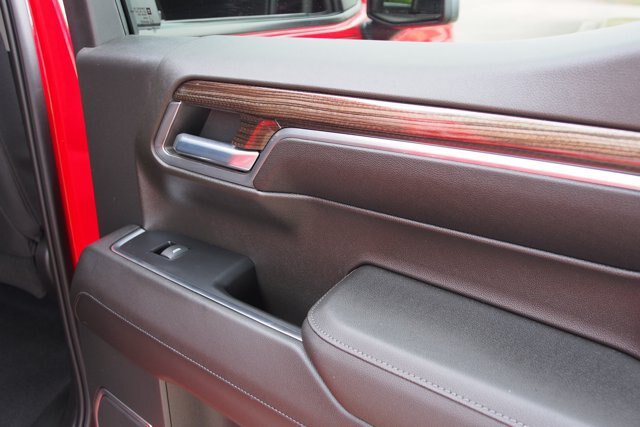 Used 2023 Chevrolet Silverado 1500 LT AWD/4WD image 15
