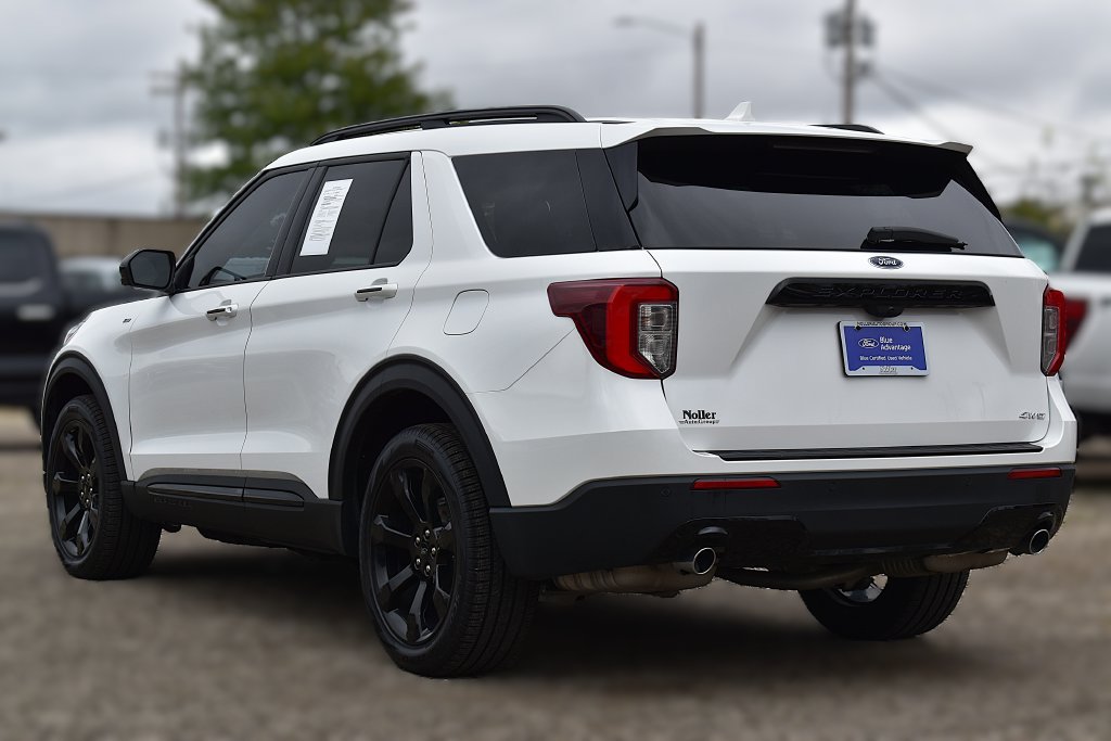 Certified 2023 Ford Explorer ST-Line AWD/4WD image 9