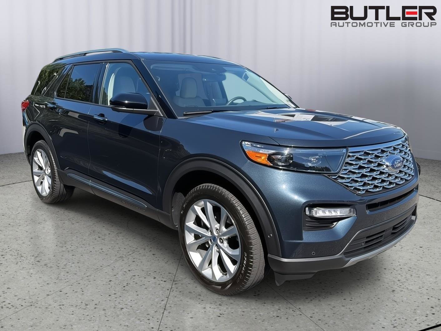 Certified 2023 Ford Explorer Platinum w/ Technology Package AWD/4WD image 8