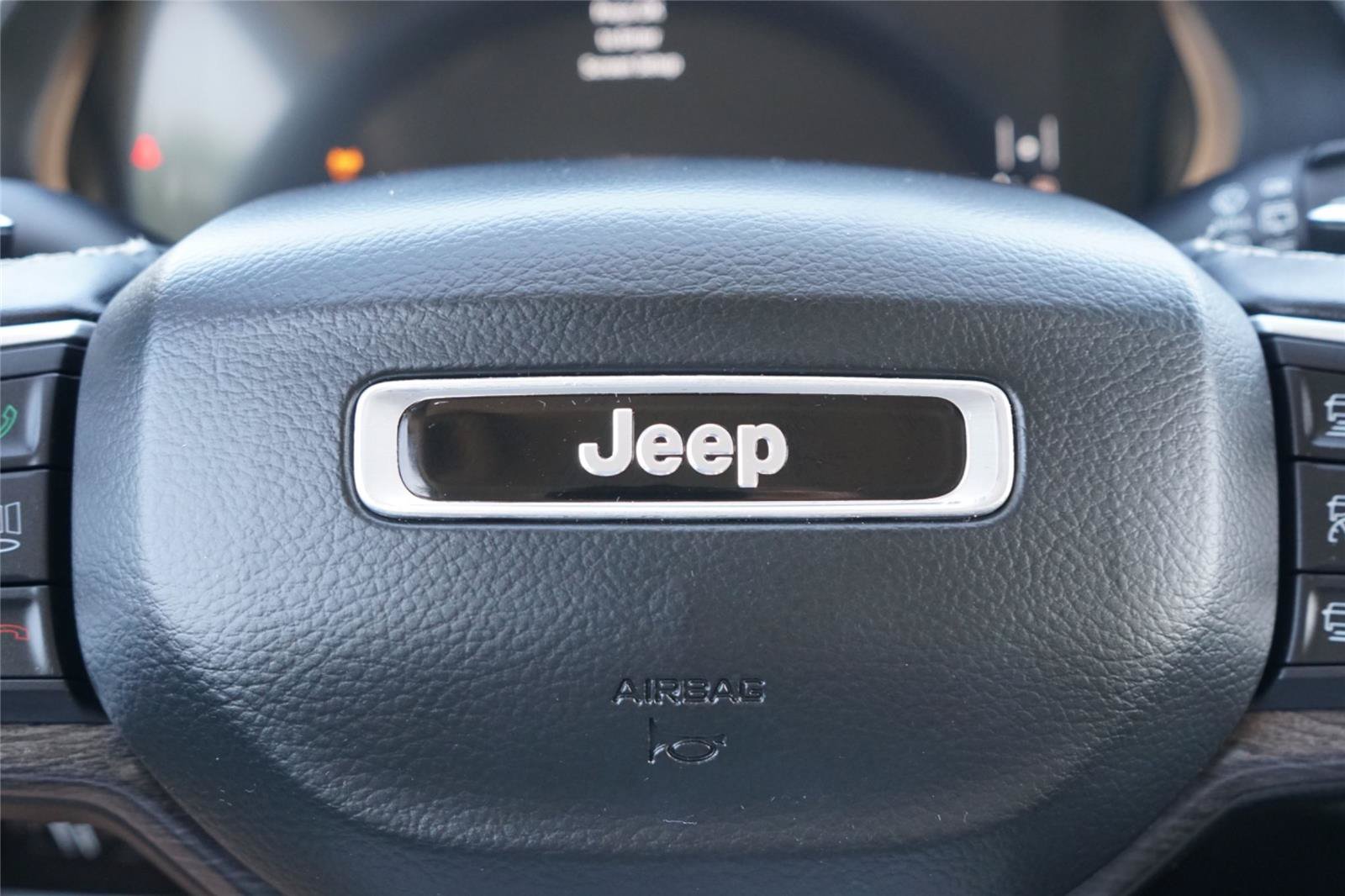 Used 2021 Jeep Grand Cherokee L Limited AWD/4WD image 15