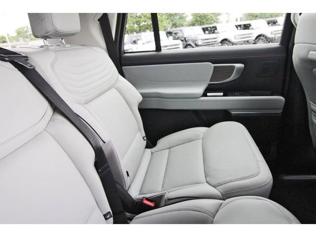 Certified 2025 Ford Expedition Max Platinum w/ Platinum Ultimate Package image 10