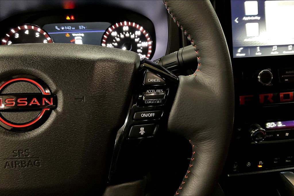 Used 2025 Nissan Frontier PRO-4X w/ Pro Convenience Package image 18