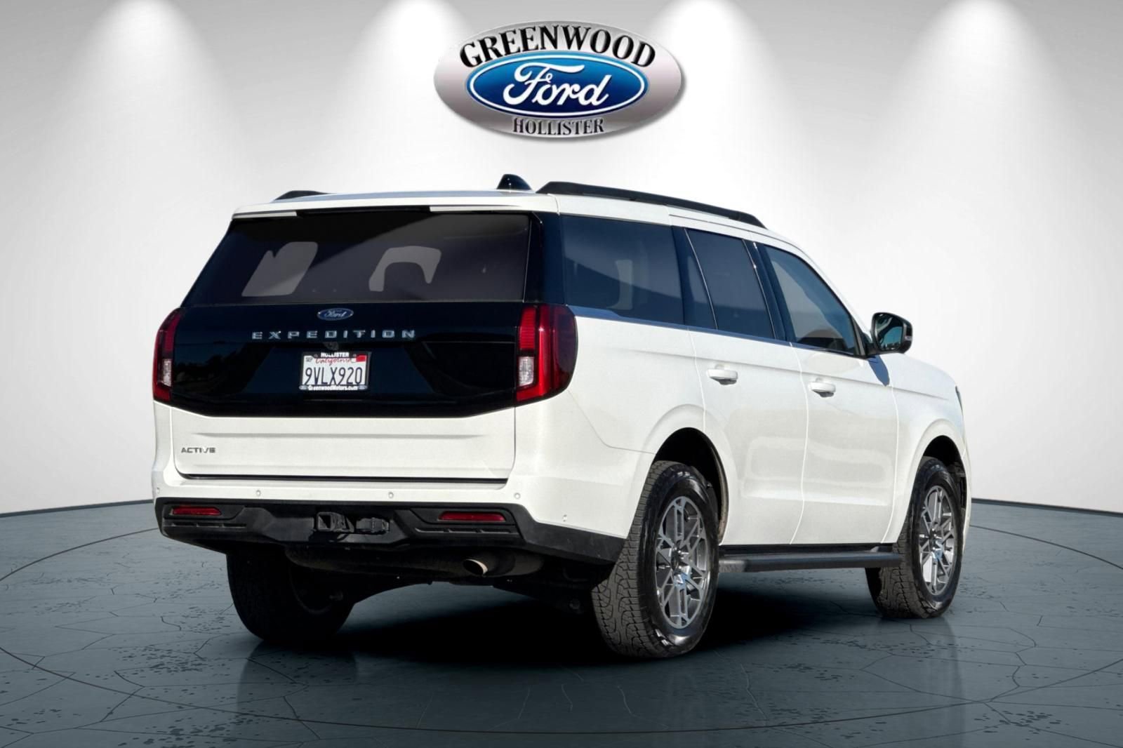 Certified 2025 Ford Expedition Active image 4