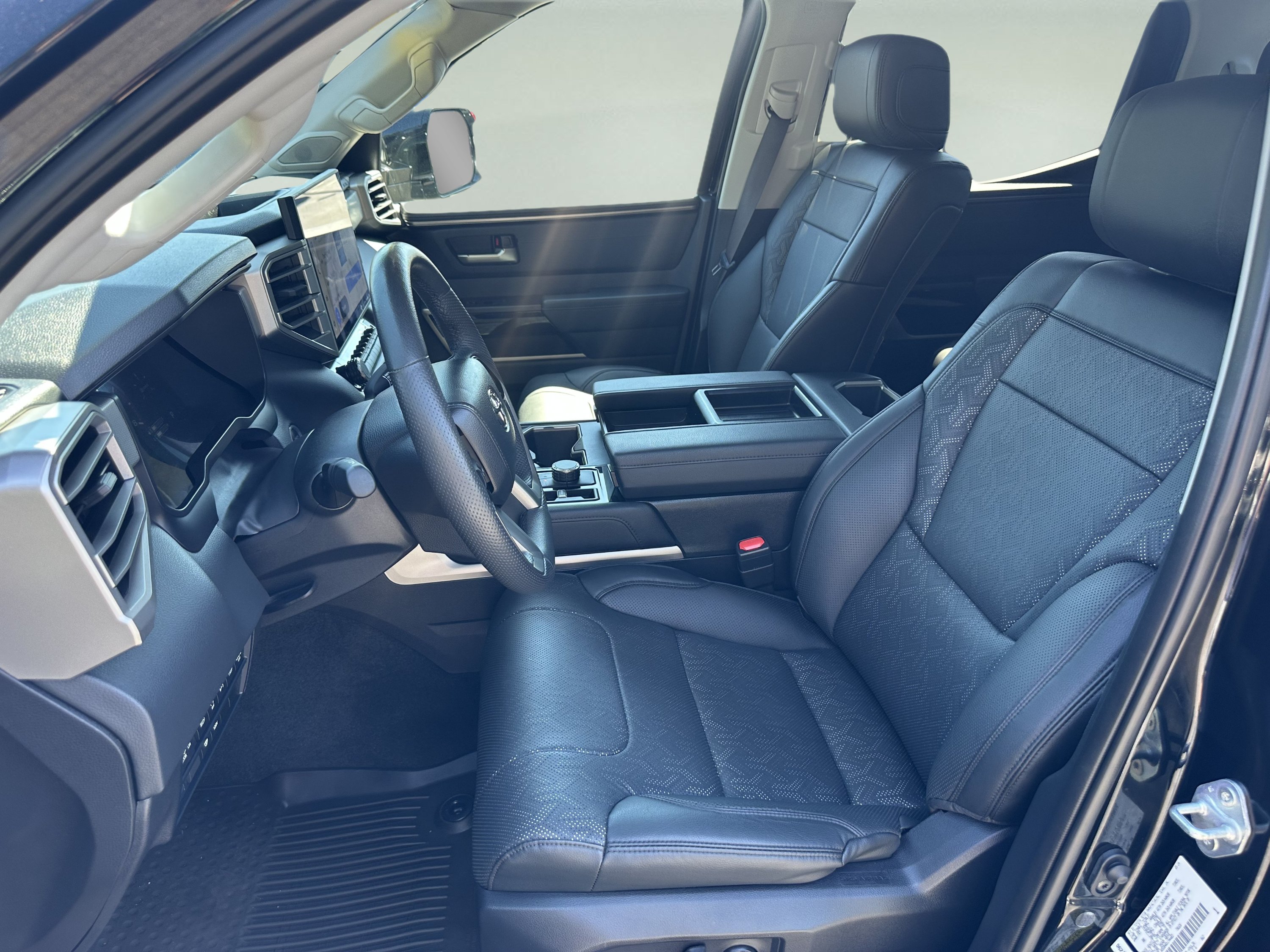Used 2024 Toyota Tundra Limited AWD/4WD image 9