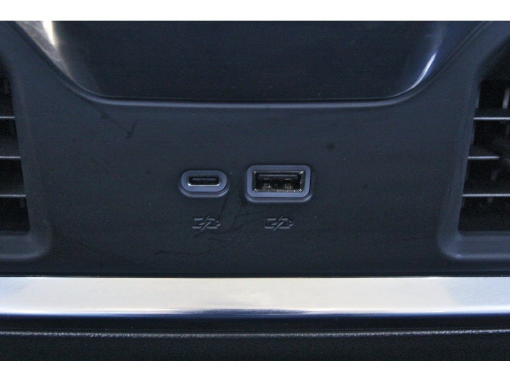 Used 2025 Chevrolet Silverado 1500 LTZ AWD/4WD image 13