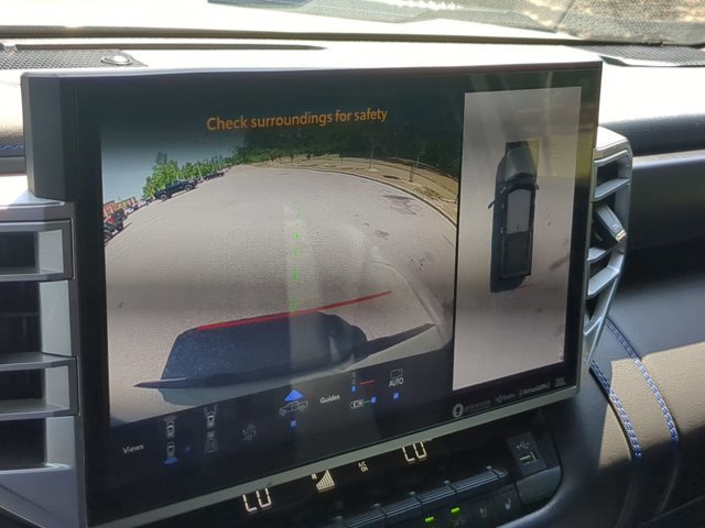 Used 2024 Toyota Tundra Platinum AWD/4WD image 24