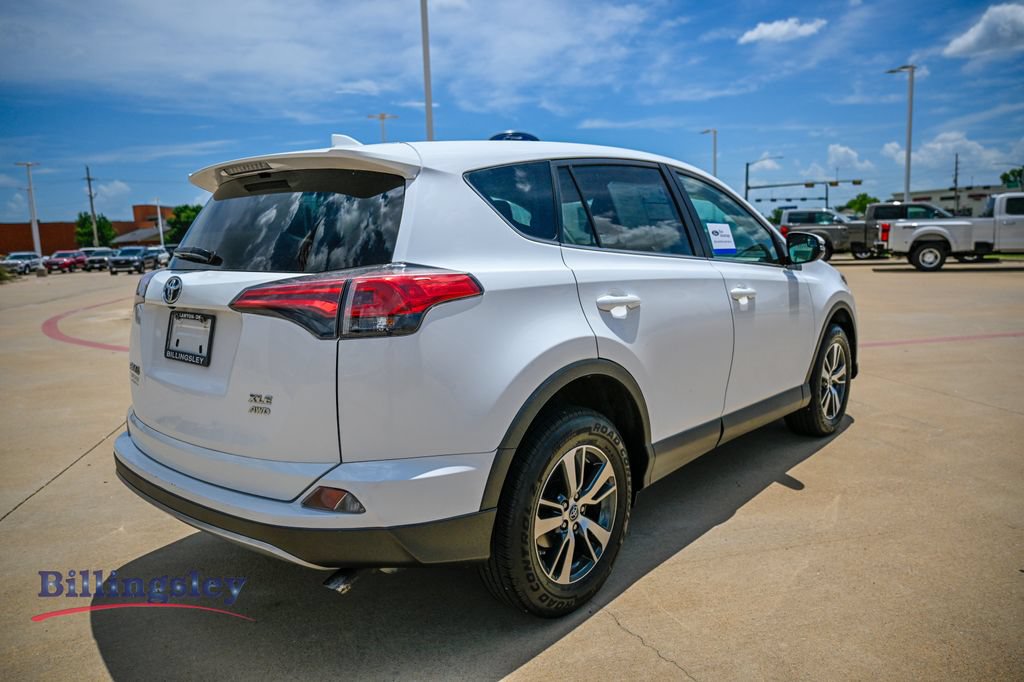 Used 2018 Toyota RAV4 XLE AWD/4WD image 7